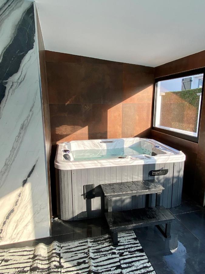 Agreable Maison De Ville Avec Une Belle Terrasse Anglet Eksteriør billede